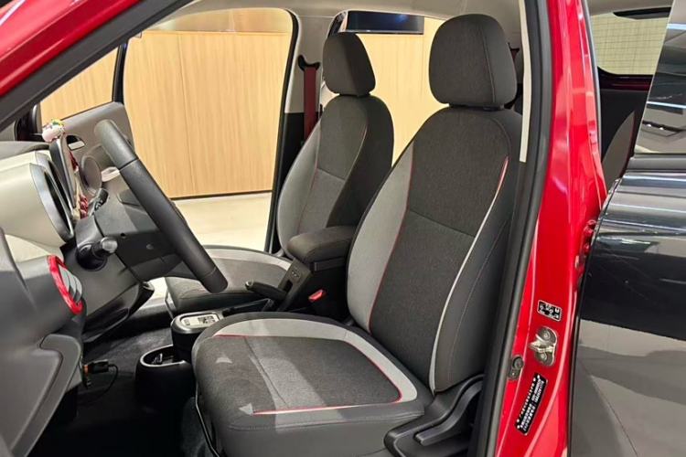 Used ORA Black Cat 2021 351 km Standard Version Interior 6