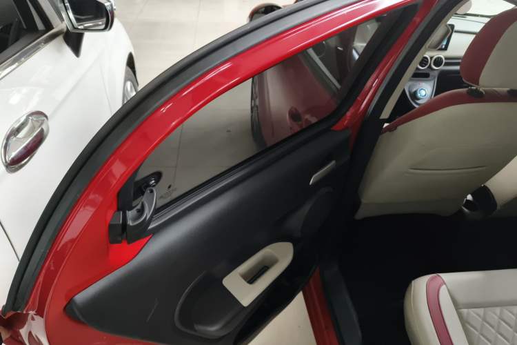 Used ORA Black Cat 2021 351 km Luxury Version Interior 8