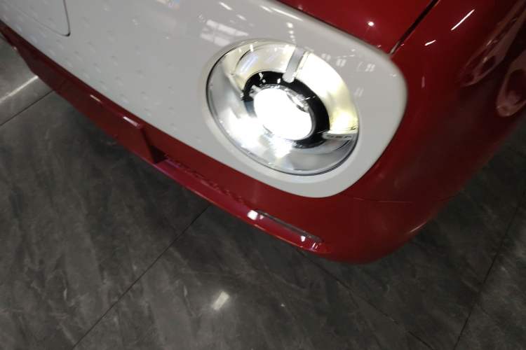 Used ORA Black Cat 2021 351 km Luxury Version Left Front Headlight
