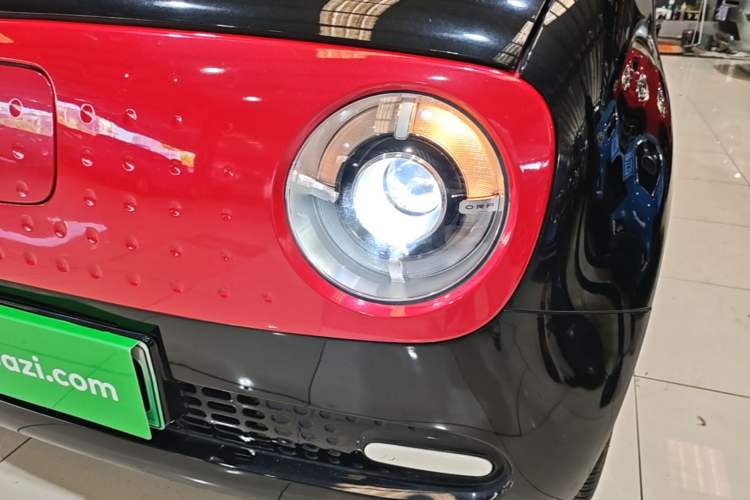 Used ORA Black Cat 2021 301 km Basic Version Left Front Headlight