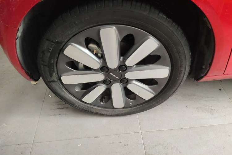 Used ORA Black Cat 2021 351 km Luxury Version Left Front Wheel Hub