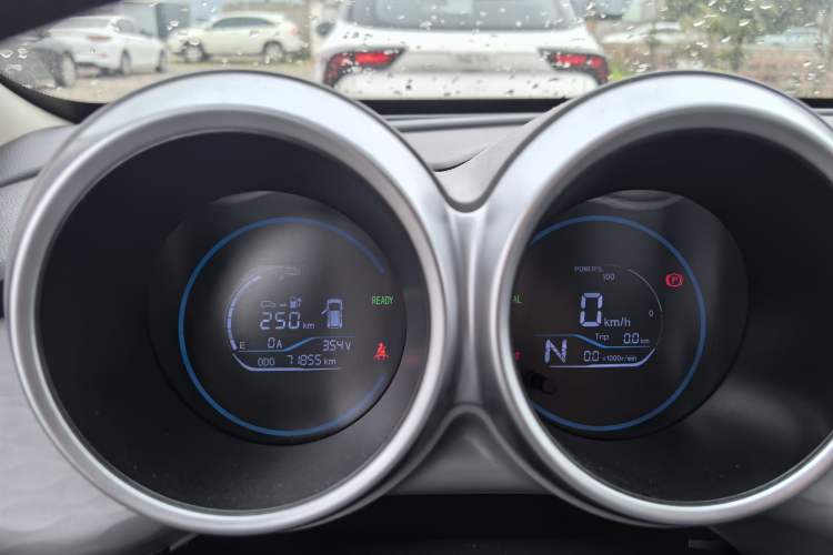 Used ORA Black Cat 2021 351 km Luxury Version Odometer Close Up