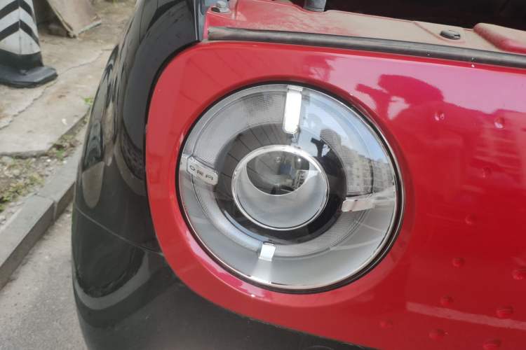 Used ORA Black Cat 2021 351 km Standard Version Right Front Headlight
