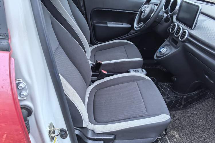 Used ORA Black Cat 2021 351 km Luxury Version Right Front Seat