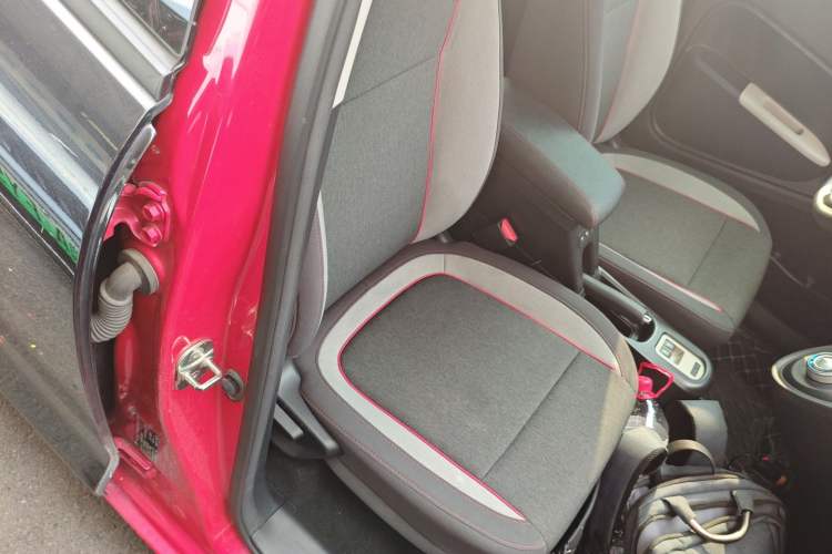 Used ORA Black Cat 2021 351 km Standard Version Right Front Seat