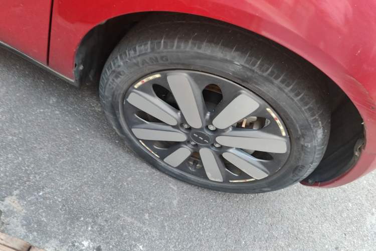 Used ORA Black Cat 2021 351 km Luxury Version Right Front Wheel Hub