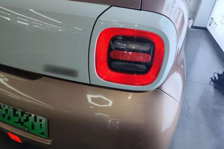 Used ORA Black Cat 2021 405 km Long-Range Version Right Rear Taillight