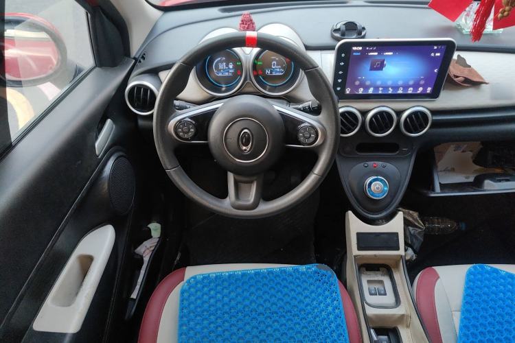 Used ORA Black Cat 2021 351 km Luxury Version Steering Wheel