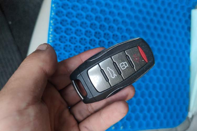 Used ORA Black Cat 2021 351 km Luxury Version Vehicle Key