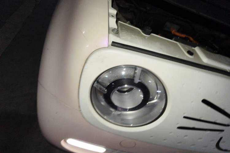Used ORA Black Cat 2021 351 km Luxury Version Right Front Headlight