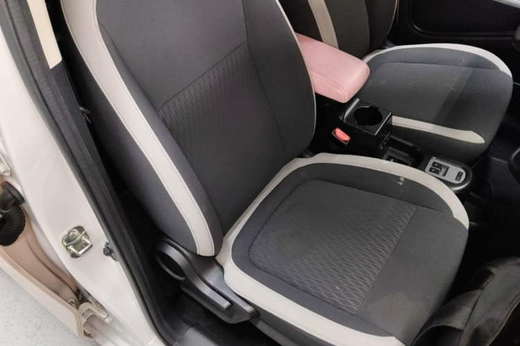 Used ORA Black Cat 2021 301km Cute Pet Edition Right Front Seat