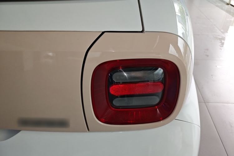 Used ORA Black Cat 2021 301 km Basic Version Right Rear Taillight