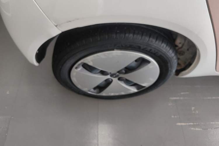 Used ORA Black Cat 2021 301 km Basic Version Right Rear Wheel Hub