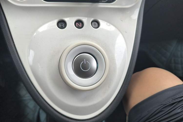 Used ORA Black Cat 2021 301 km Basic Version Gear Lever