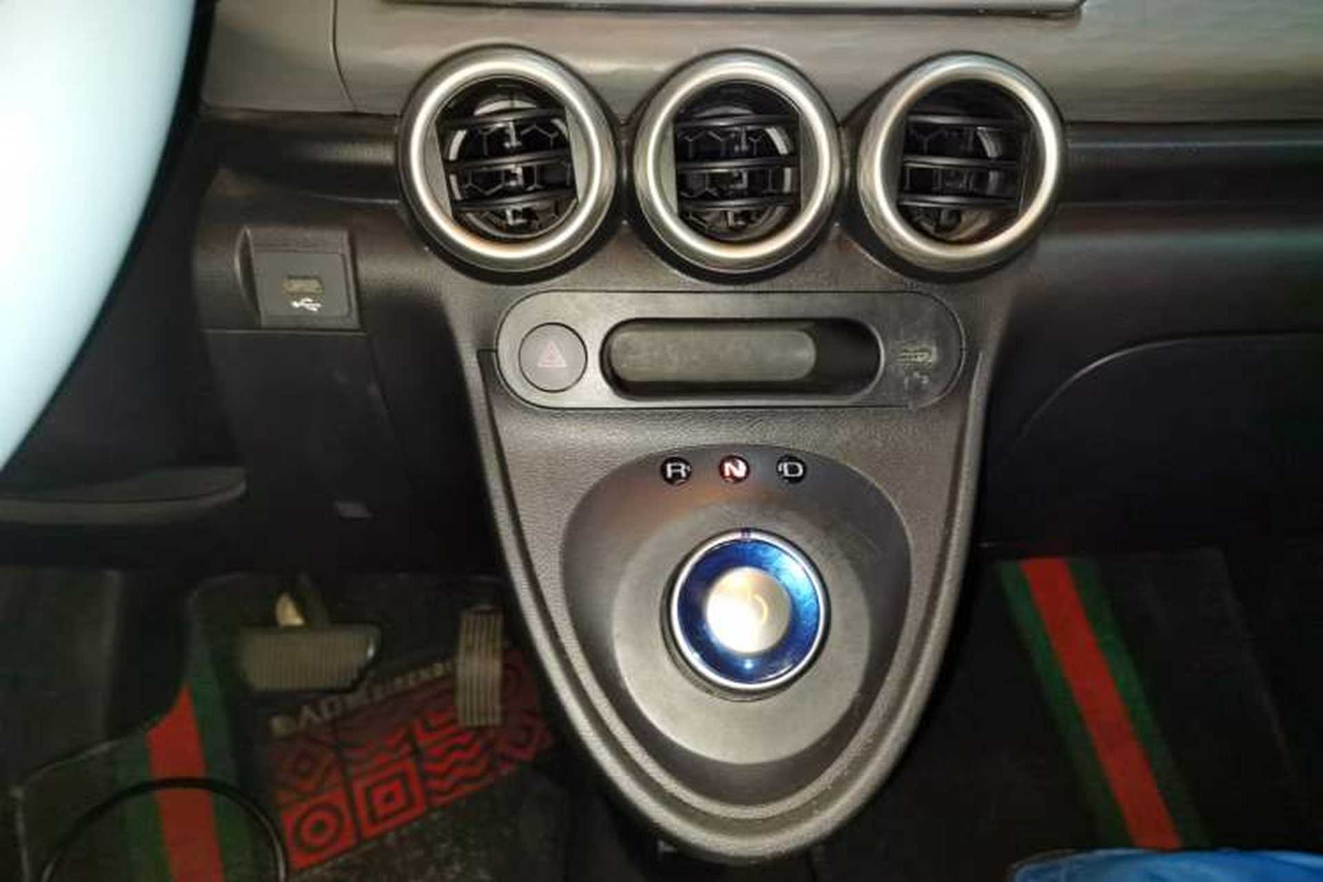 Used ORA Black Cat 2021 301 km Basic Version Gear Lever