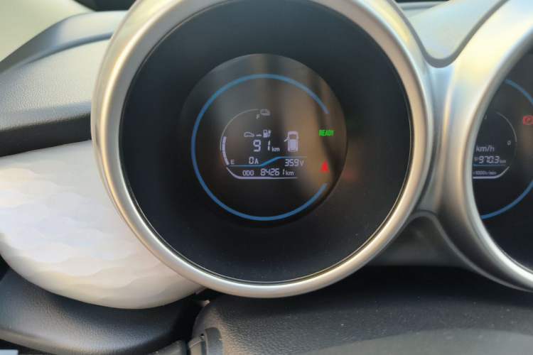Used ORA Black Cat 2021 301km Cute Pet Edition Odometer Close Up