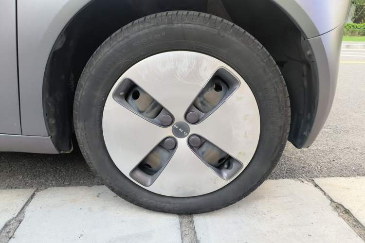 Used ORA Black Cat 2021 301km Cute Pet Edition Right Front Wheel Hub