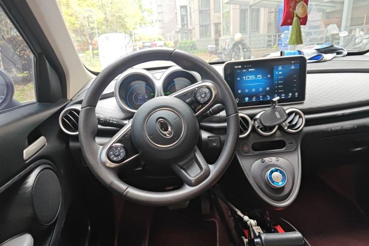 Used ORA Black Cat 2021 351 km Luxury Version Steering Wheel