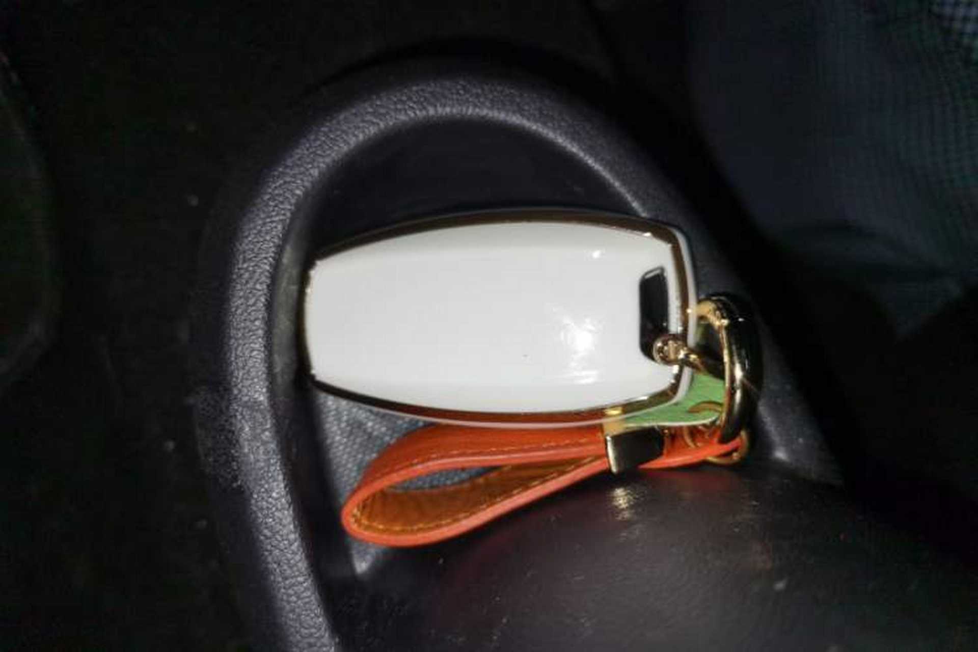 Used ORA Black Cat 2021 301 km Basic Version Vehicle Key