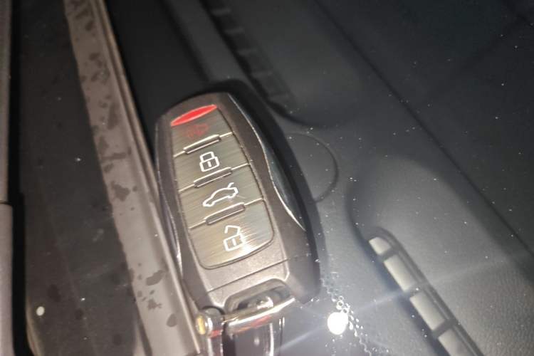 Used ORA Black Cat 2021 301km Cute Pet Edition Vehicle Key