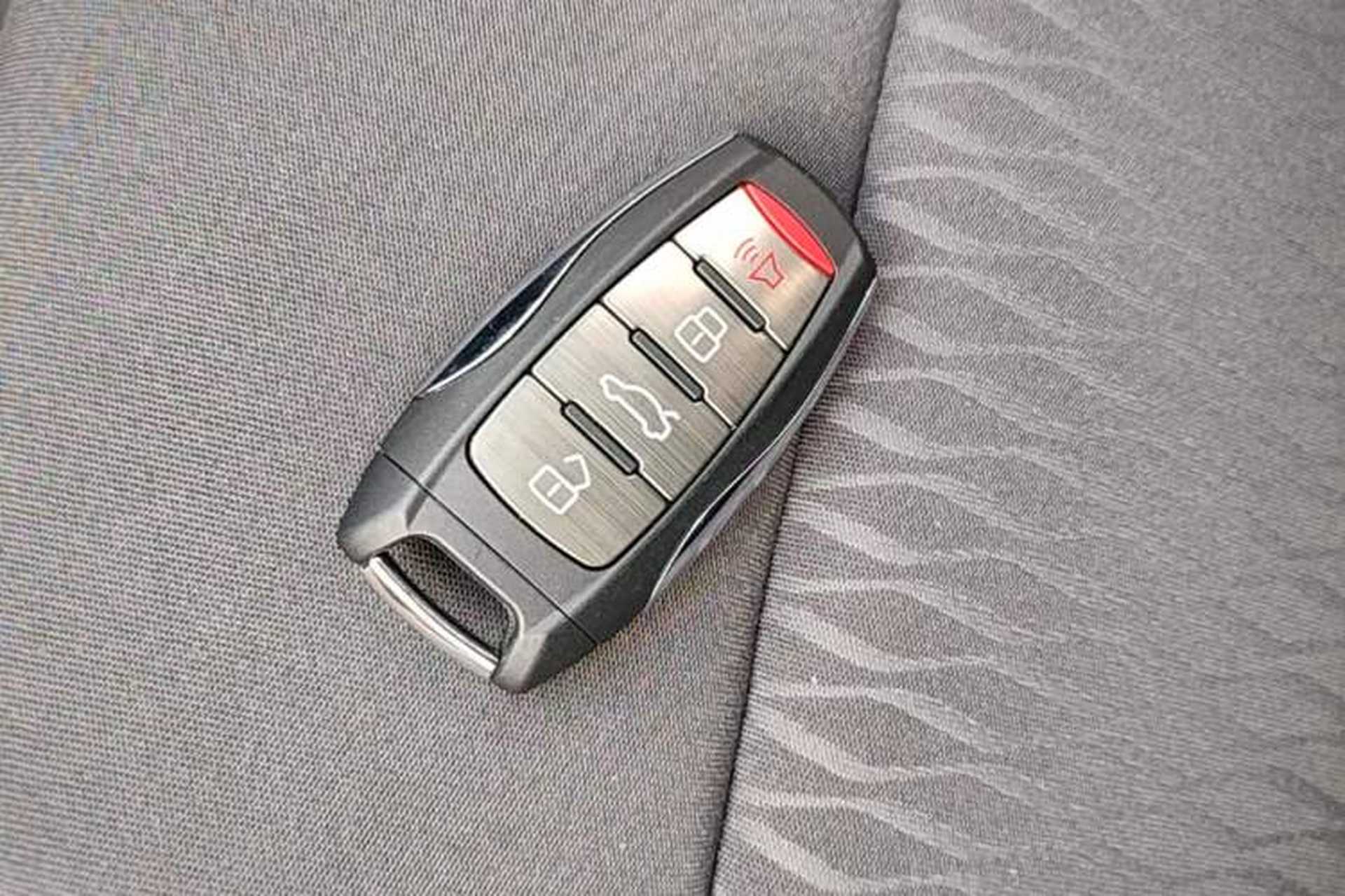 Used ORA Black Cat 2021 301 km Basic Version Vehicle Key