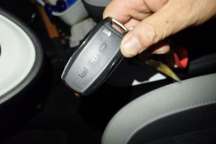 Used ORA Black Cat 2021 351 km Luxury Version Vehicle Key
