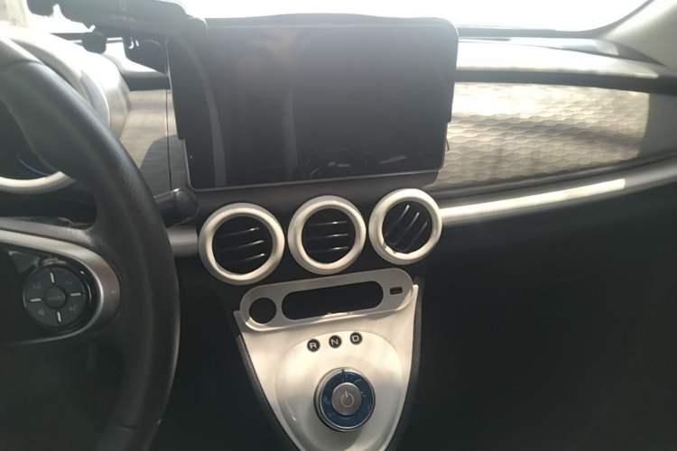 Used ORA Black Cat 2021 301 km Basic Version Audio And AC Panel