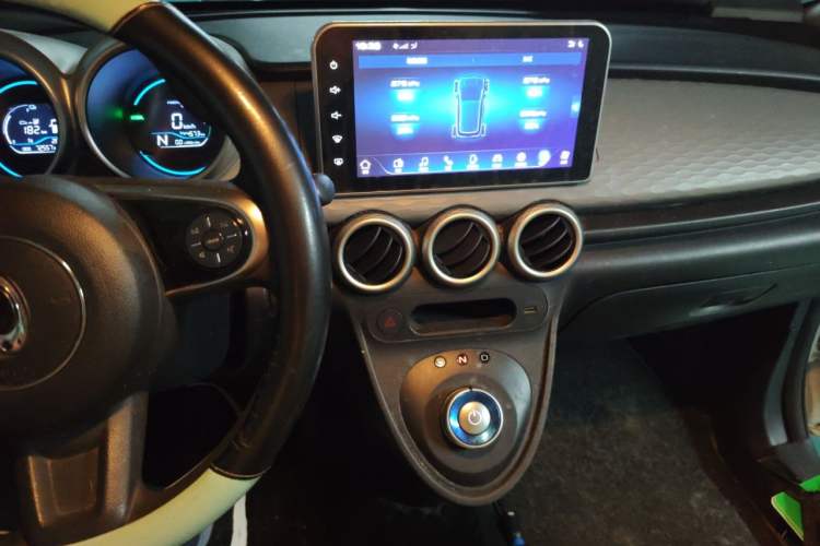 Used ORA Black Cat 2021 301 km Basic Version Audio And AC Panel