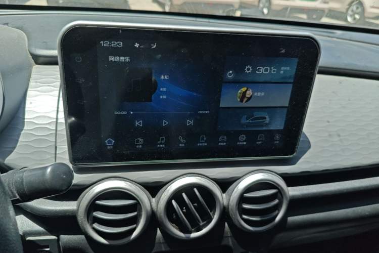Used ORA Black Cat 2021 301 km Basic Version Audio And AC Panel