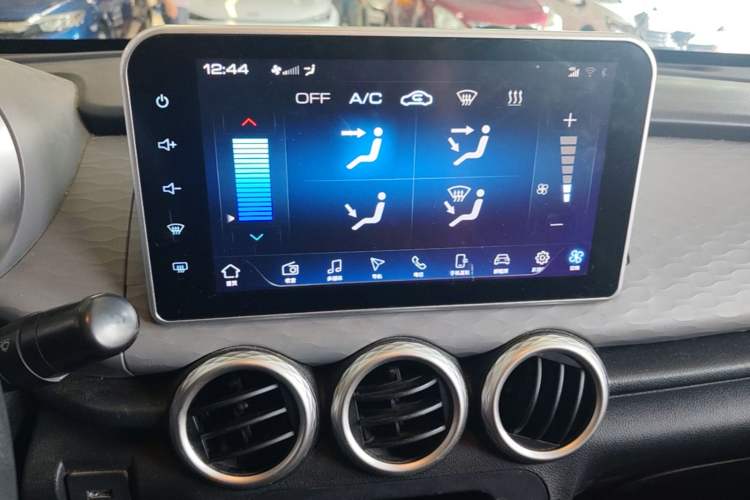 Used ORA Black Cat 2021 351 km Luxury Version Audio And AC Panel