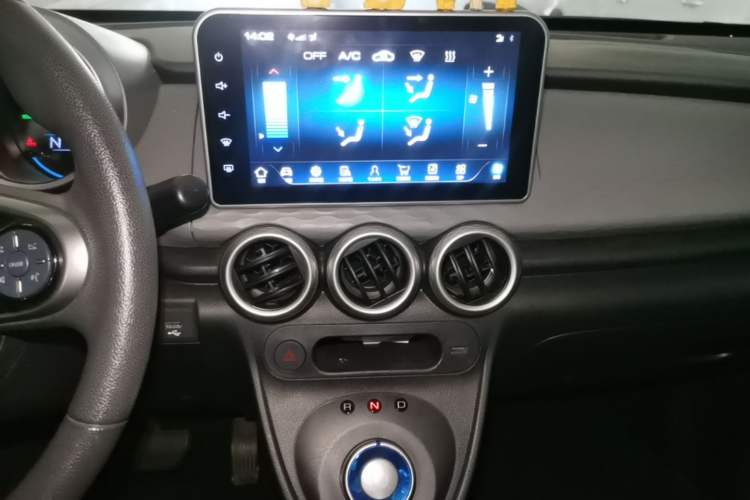 Used ORA Black Cat 2021 301 km Basic Version Audio And AC Panel