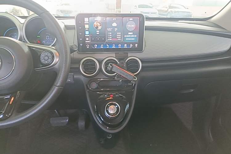 Used ORA Black Cat 2021 301 km Basic Version Audio And AC Panel