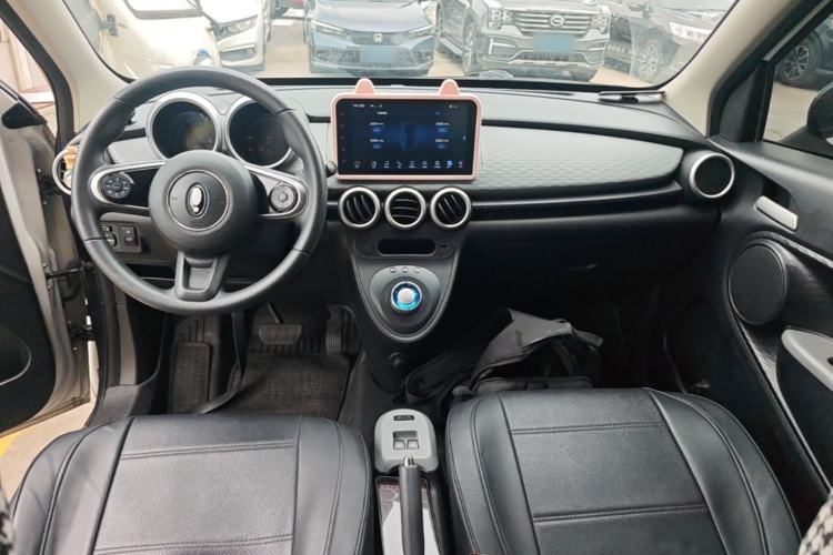 Used ORA Black Cat 2021 301 km Basic Version Center Console