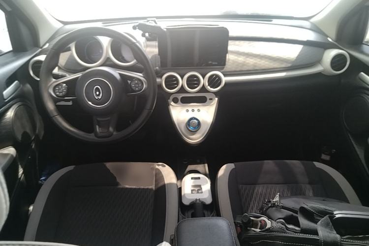 Used ORA Black Cat 2021 301 km Basic Version Center Console