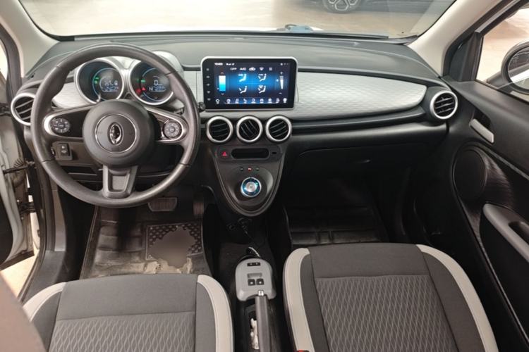 Used ORA Black Cat 2021 301 km Basic Version Center Console