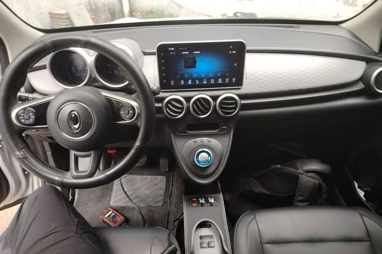 Used ORA Black Cat 2021 351 km Standard Version Center Console