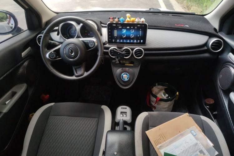 Used ORA Black Cat 2021 301 km Basic Version Center Console