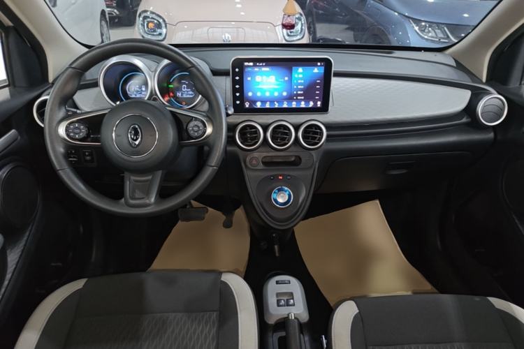 Used ORA Black Cat 2021 301 km Basic Version Center Console