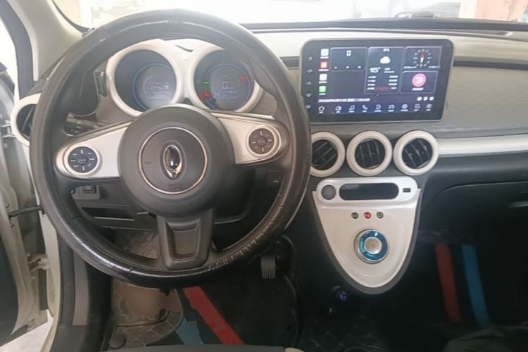 Used ORA Black Cat 2021 301 km Basic Version Center Console
