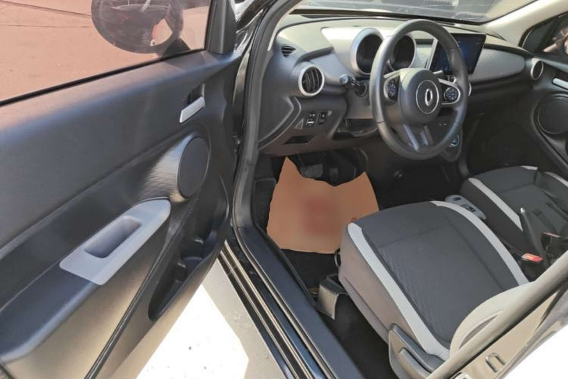 Used ORA Black Cat 2021 301 km Basic Version Driver Seat