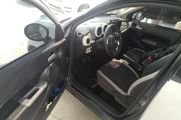 Used ORA Black Cat 2021 301 km Basic Version Driver Seat