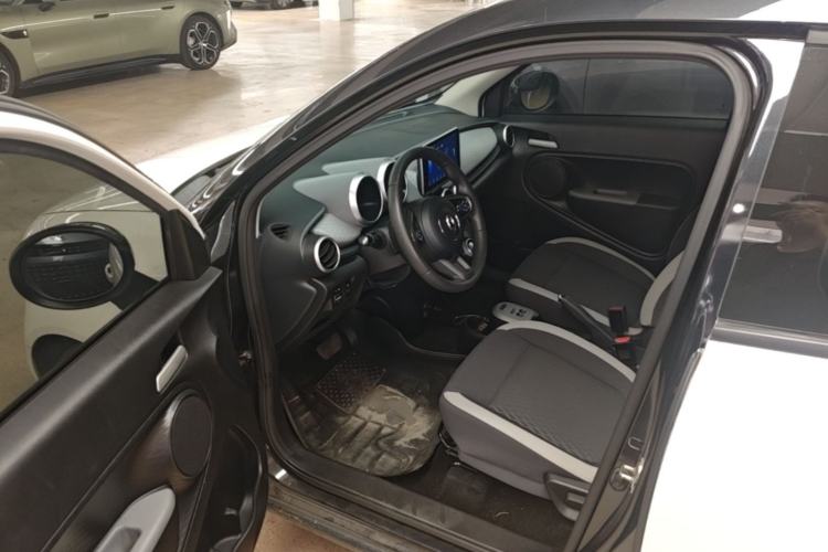 Used ORA Black Cat 2021 301 km Basic Version Driver Seat