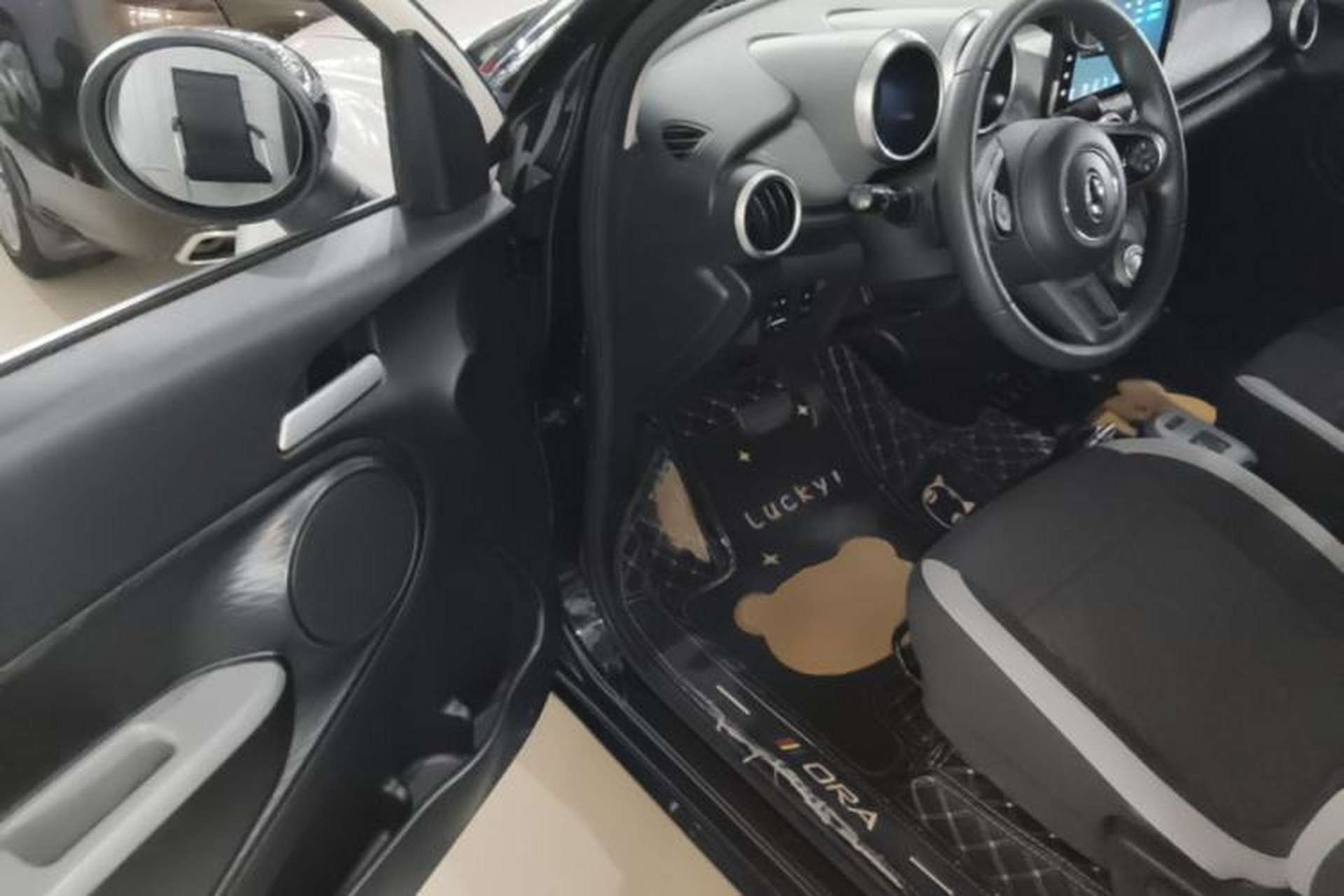Used ORA Black Cat 2021 301km Cute Pet Edition Driver Seat