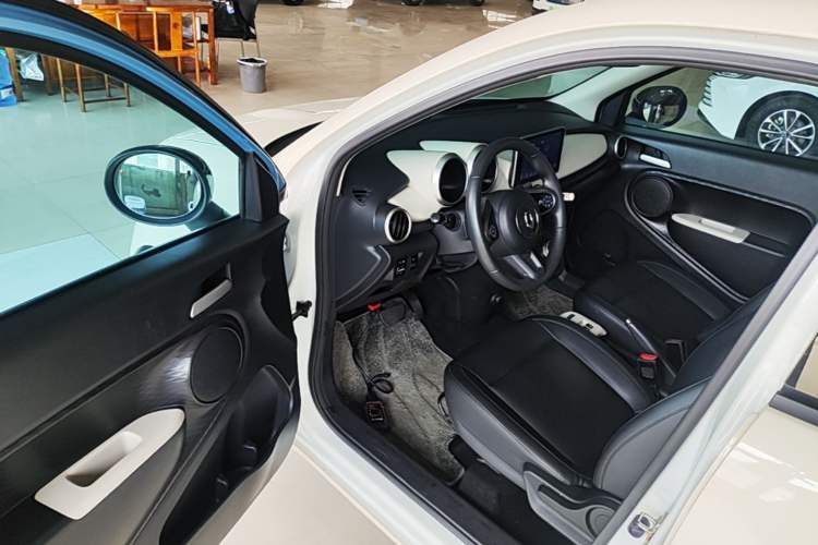 Used ORA Black Cat 2021 351 km Standard Version Driver Seat