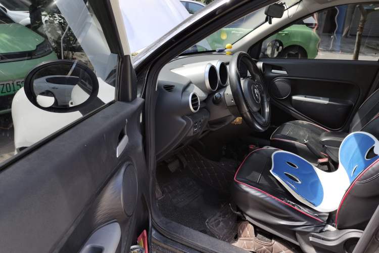 Used ORA Black Cat 2021 301 km Basic Version Driver Seat