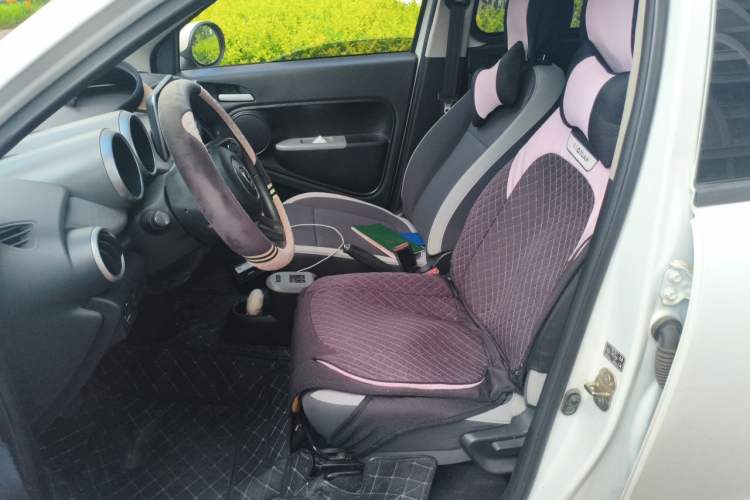 Used ORA Black Cat 2021 301 km Basic Version Driver Seat