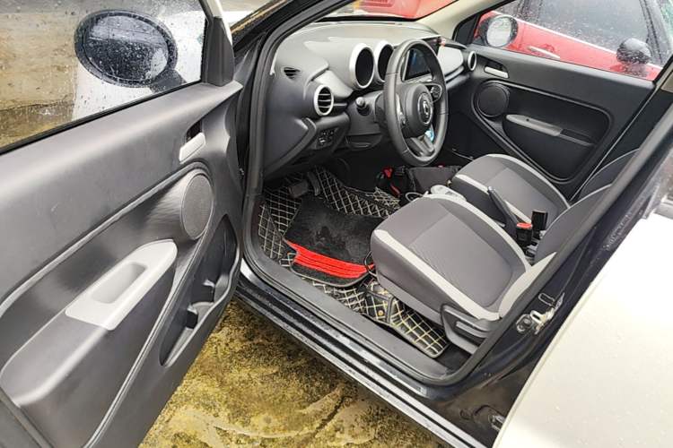 Used ORA Black Cat 2021 301 km Basic Version Driver Seat