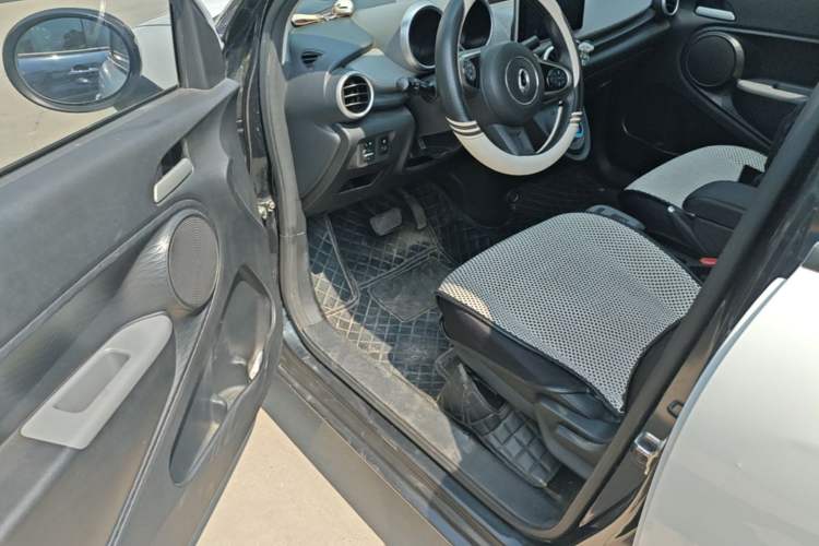 Used ORA Black Cat 2021 351 km Standard Version Driver Seat