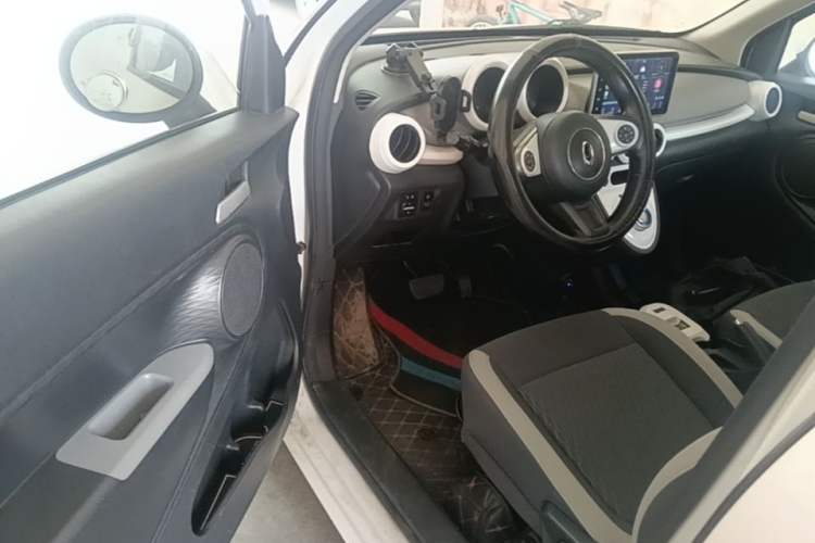Used ORA Black Cat 2021 301 km Basic Version Driver Seat