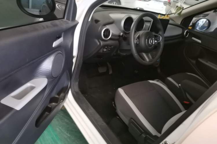 Used ORA Black Cat 2021 301 km Basic Version Driver Seat
